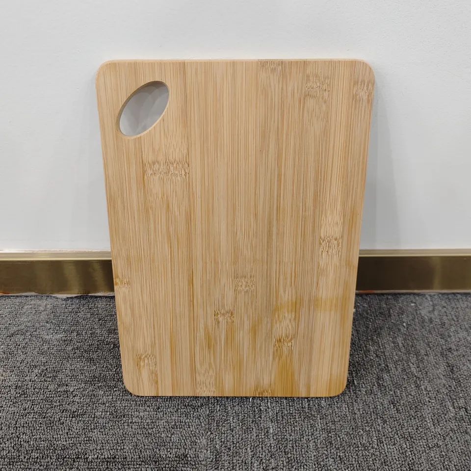 Bamboo chopping board with oval hole